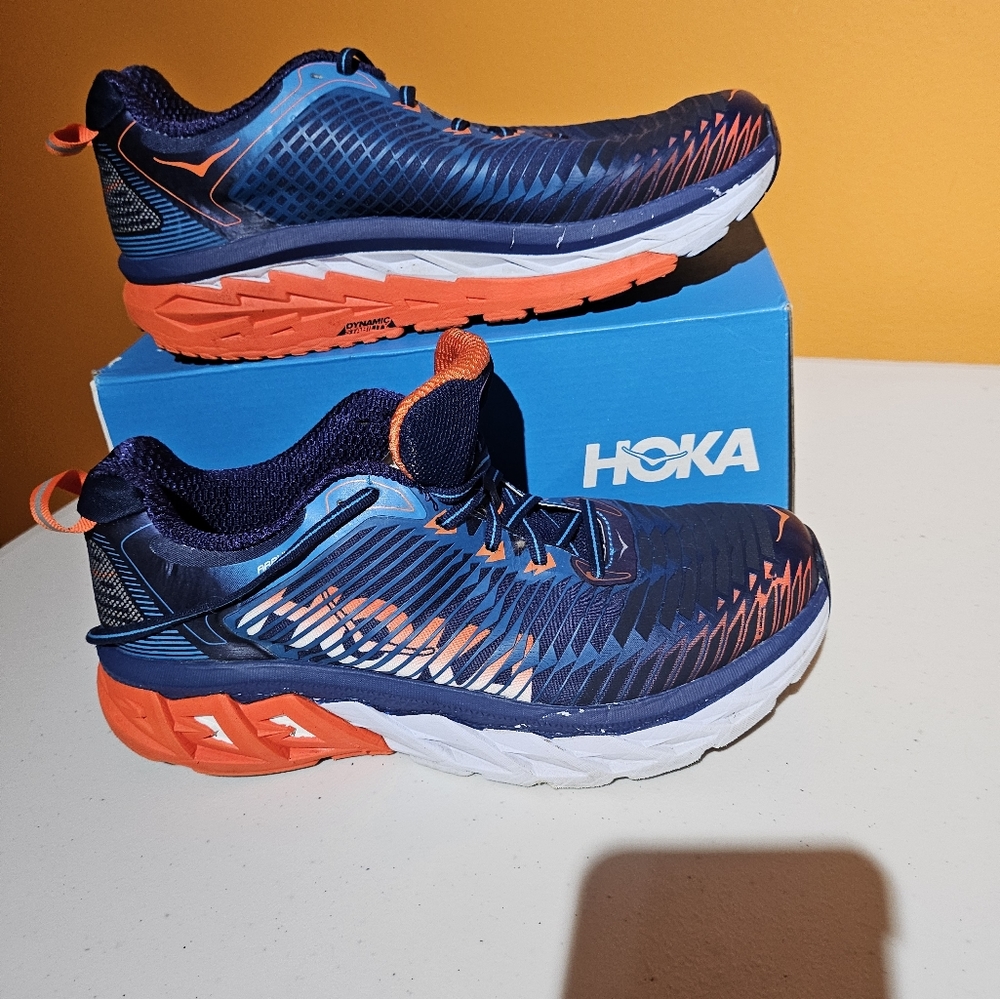 HOKA One One Maragi Mens Running shoes Sz US 9.5 EUC